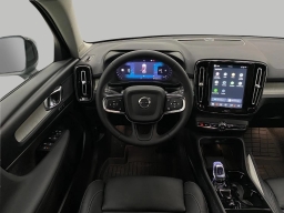 Volvo XC40 Plus B5 AWD 2026