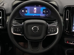 Volvo XC40 Plus B5 AWD 2026