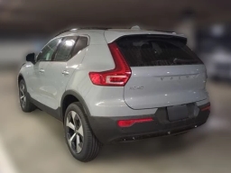 Volvo XC40 Plus B5 AWD 2026