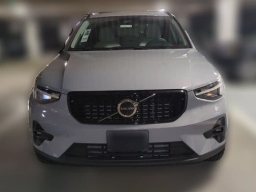 Volvo XC40 Plus B5 AWD 2026
