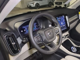 Volvo XC40 Plus B5 AWD 2026