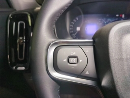 Volvo XC40 Plus B5 AWD 2026