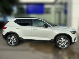 Volvo XC40 Plus B5 AWD 2026