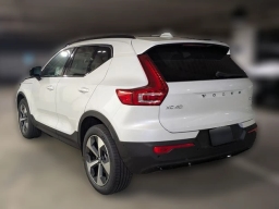 Volvo XC40 Plus B5 AWD 2026