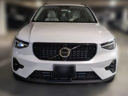 Volvo XC40 Plus B5 AWD 2026