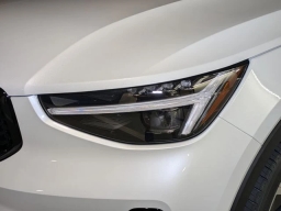 Volvo XC40 Plus B5 AWD 2026