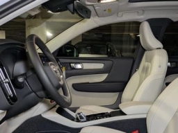 Volvo XC40 Plus B5 AWD 2026