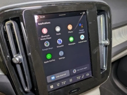 Volvo XC40 Plus B5 AWD 2026
