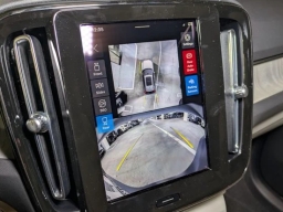 Volvo XC40 Plus B5 AWD 2026