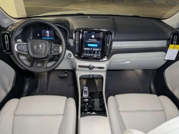 Volvo XC40 Plus B5 AWD 2026