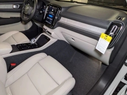 Volvo XC40 Plus B5 AWD 2026