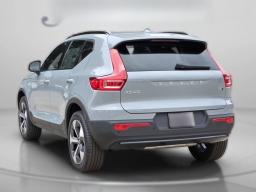 Volvo XC40 Plus B5 AWD 2026