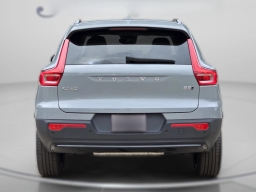 Volvo XC40 Plus B5 AWD 2026
