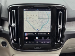 Volvo XC40 Plus B5 AWD 2026
