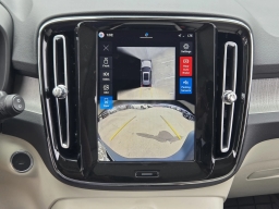 Volvo XC40 Plus B5 AWD 2026
