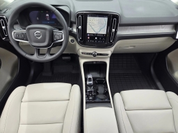 Volvo XC40 Plus B5 AWD 2026