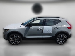 Volvo XC40 Plus B5 AWD 2026