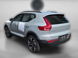 Volvo XC40 Plus B5 AWD 2026