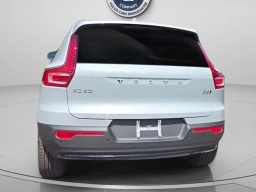 Volvo XC40 Plus B5 AWD 2026