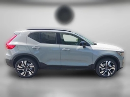 Volvo XC40 Plus B5 AWD 2026