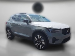 Volvo XC40 Plus B5 AWD 2026