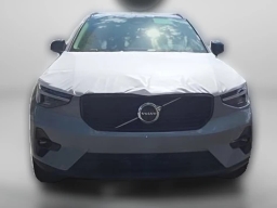 Volvo XC40 Plus B5 AWD 2026