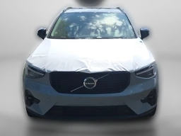 Volvo XC40 Plus B5 AWD 2026