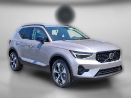 Volvo XC40 Plus B5 AWD 2026