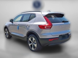 Volvo XC40 Plus B5 AWD 2026