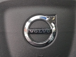 Volvo XC40 Plus B5 AWD 2026