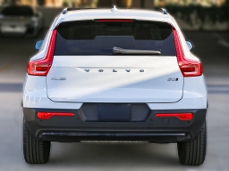 Volvo XC40 Plus B5 AWD 2026