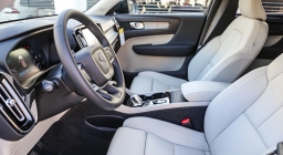Volvo XC40 Plus B5 AWD 2026