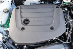 Volvo XC40 Plus B5 AWD 2026