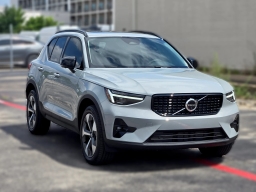 Volvo XC40 Plus B5 AWD 2026