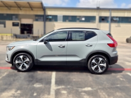 Volvo XC40 Plus B5 AWD 2026