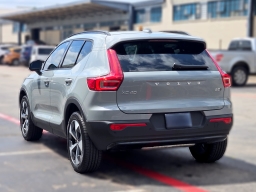 Volvo XC40 Plus B5 AWD 2026