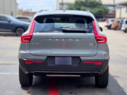 Volvo XC40 Plus B5 AWD 2026