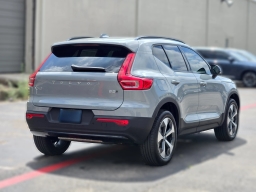 Volvo XC40 Plus B5 AWD 2026