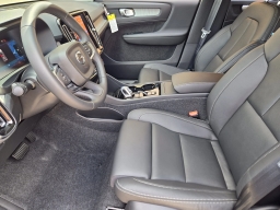 Volvo XC40 Plus B5 AWD 2026