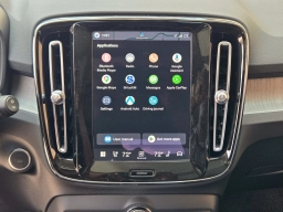 Volvo XC40 Plus B5 AWD 2026