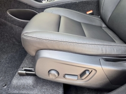 Volvo XC40 Plus B5 AWD 2026