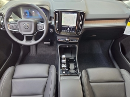 Volvo XC40 Plus B5 AWD 2026