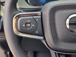 Volvo XC40 Plus B5 AWD 2026