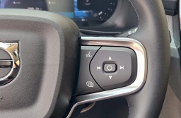 Volvo XC40 Plus B5 AWD 2026