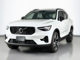 Volvo XC40 Plus B5 AWD 2026