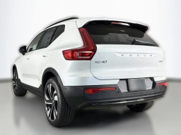 Volvo XC40 Plus B5 AWD 2026