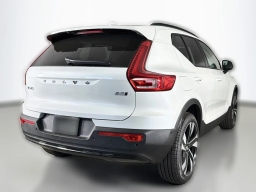 Volvo XC40 Plus B5 AWD 2026