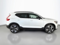 Volvo XC40 Plus B5 AWD 2026