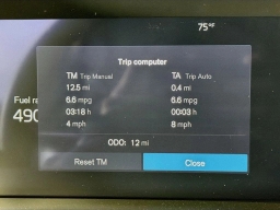 Volvo XC40 Plus B5 AWD 2026