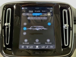 Volvo XC40 Plus B5 AWD 2026